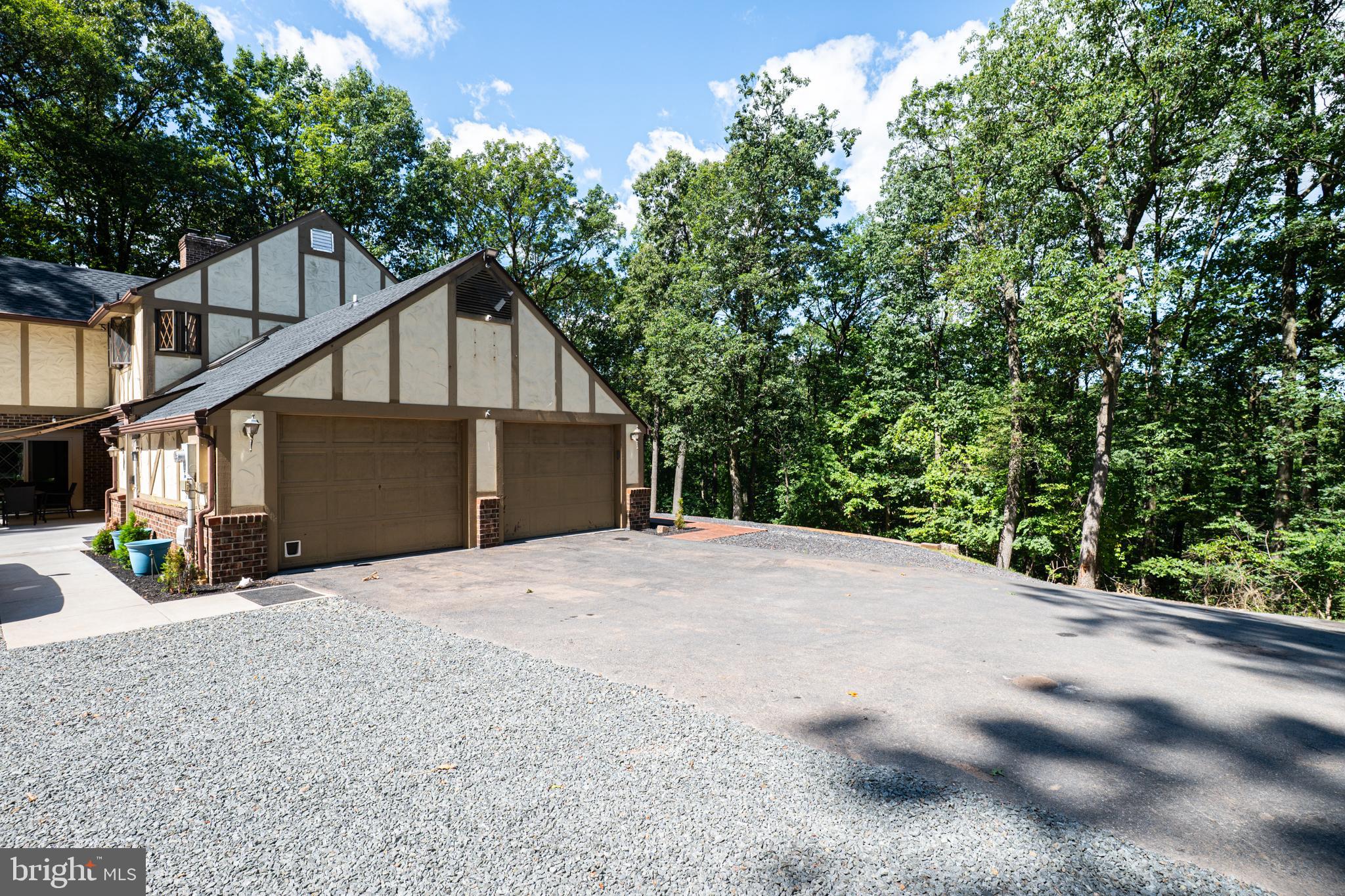 37 Fawn Drive Reading, PA 19607 - Photo 62 of 73 2 car attached garage with ample parking.