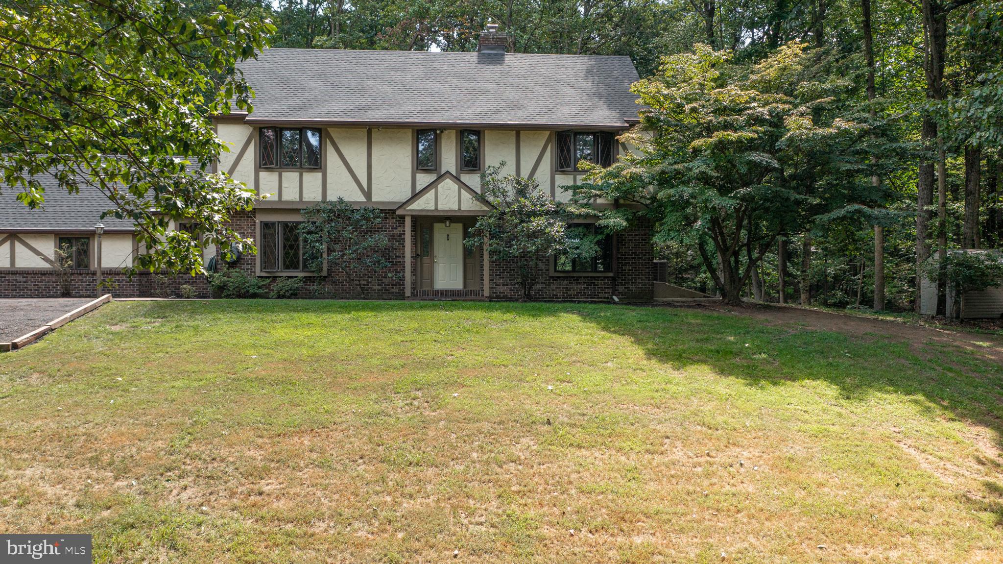 37 Fawn Drive Reading, PA 19607 - Photo 9 of 73 Charming Character