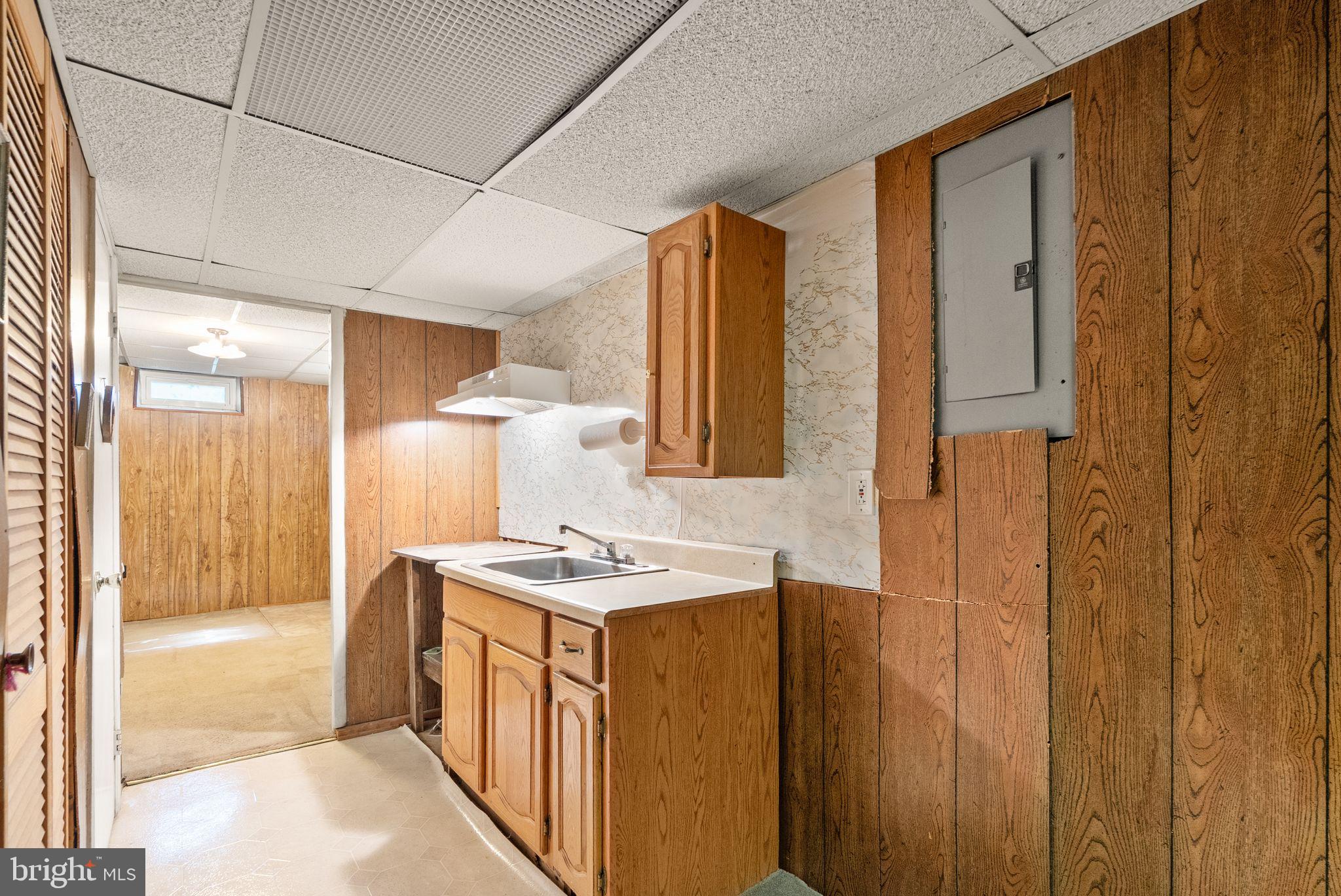 8196 Oakglen Road Manassas, VA 20110 - Photo 38 of 53