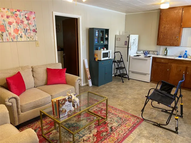 $750 | 2809 Sam Houston Avenue, Unit 6, Huntsville, TX 77340