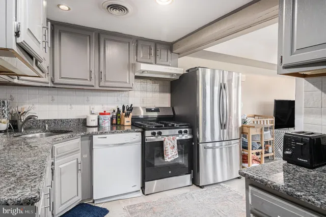 $2,200 | 7710 Queen Street, Glenside, PA 19038