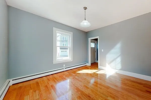 $3,800 | 127 Pond Street, Unit 1, Waltham, MA 02451
