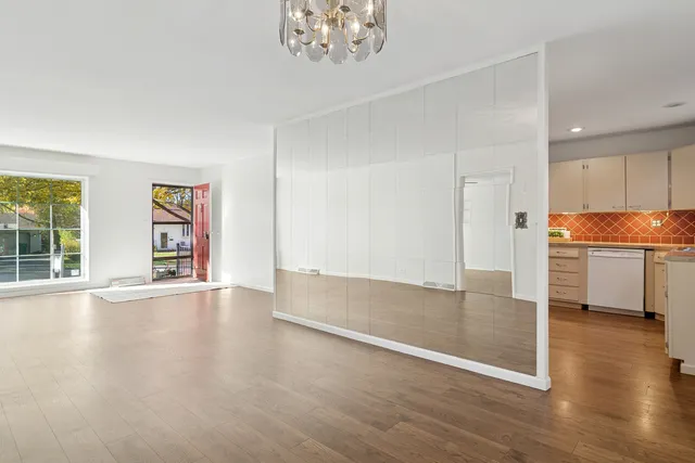 $375,000 | 36 Crestview Terrace, Buffalo Grove, IL 60089