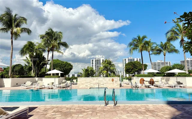 $3,690 | 19900 East Country Club Drive, Unit PH18, Aventura, FL 33180