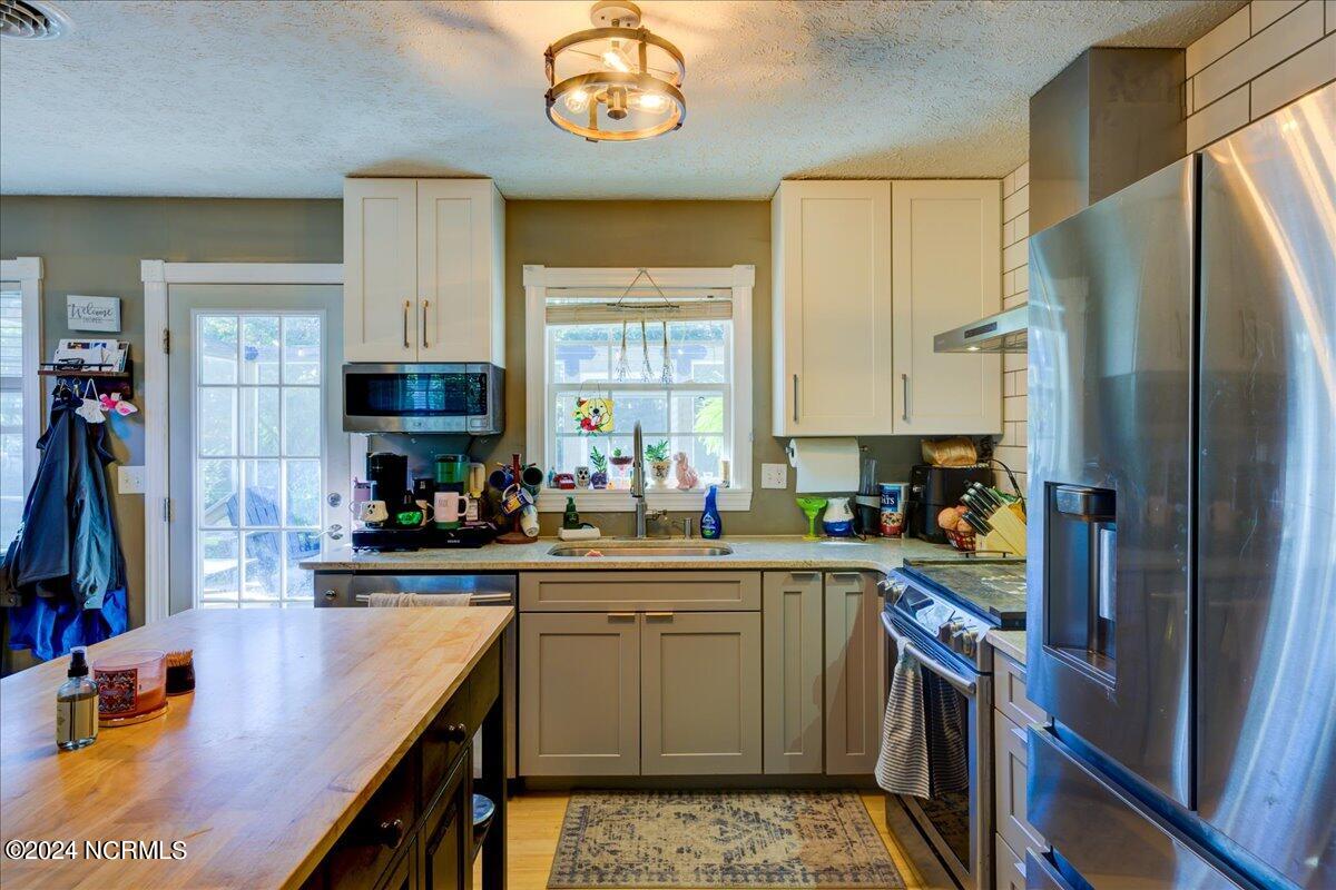 411 Sandy Point Road New Bern, NC 28560 - Photo 11 of 39 26-411_Sandy_Point-8