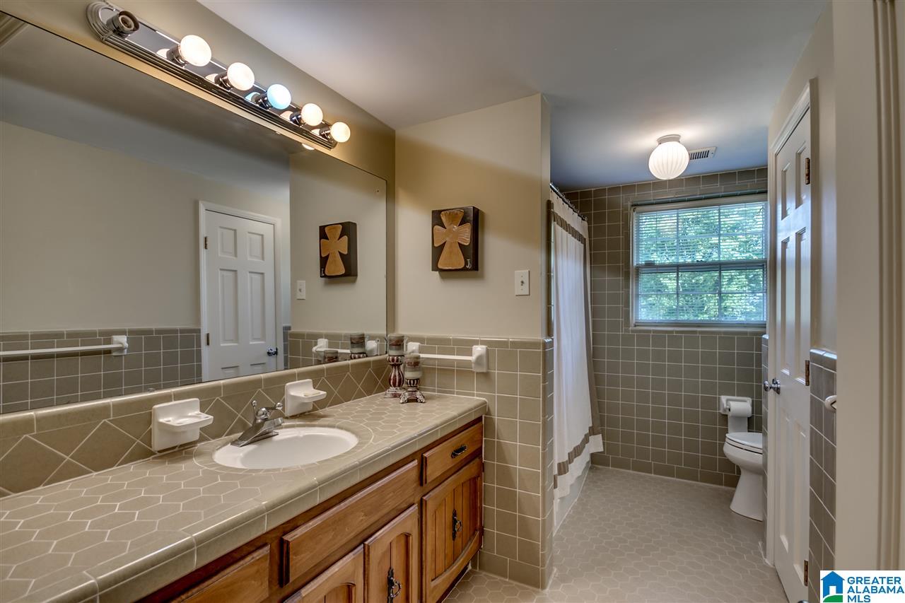 1425 Shades Crest Road Birmingham, AL 35226 - Photo 36 of 42