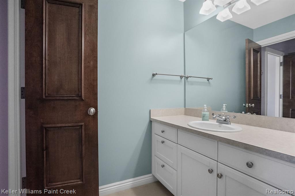 4956 Crestone Way Rochester, MI 48306 - Photo 47 of 61