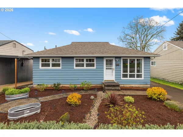 $425,000 | 345 East Gloucester Street, Gladstone, OR 97027