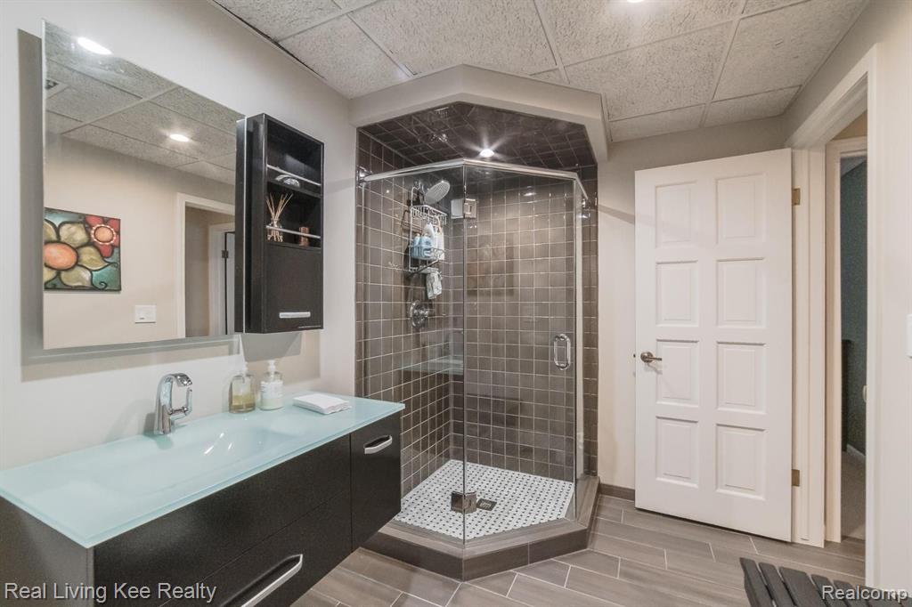 4605 Valley View Point Rochester, MI 48306 - Photo 31 of 54