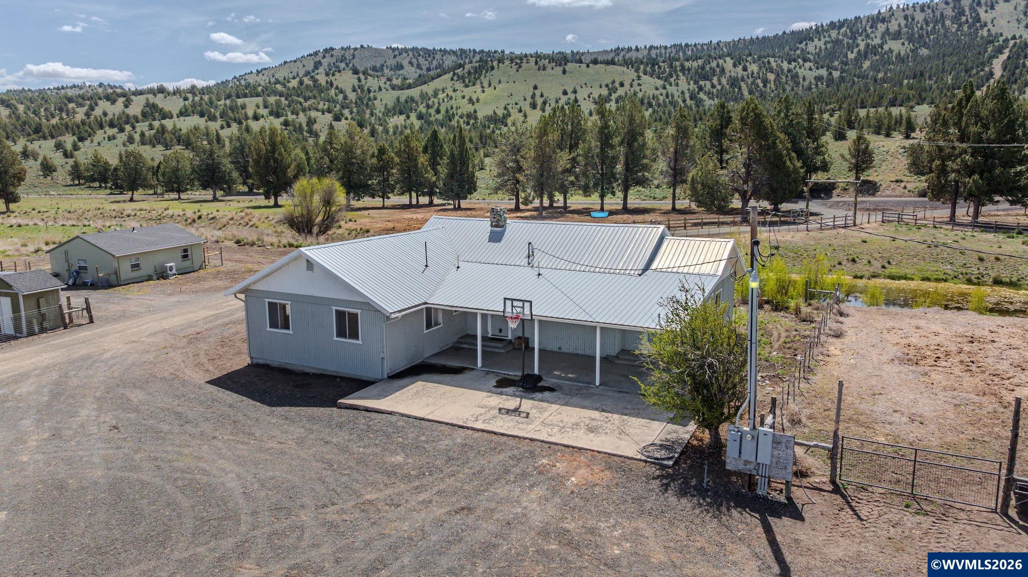 41225 Southeast Van Lake Road Prineville, OR 97754 - Photo 18 of 49
