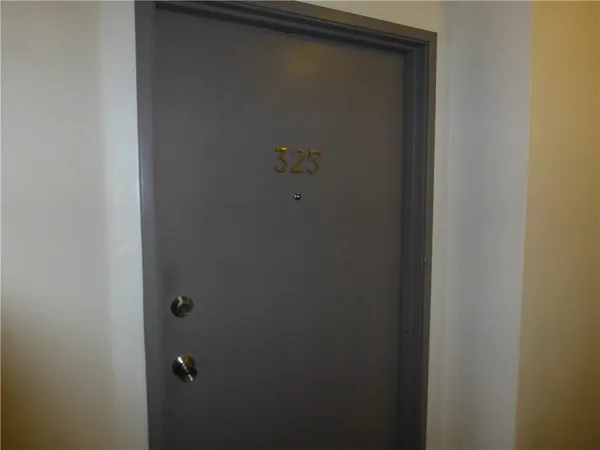 $419,500 | 20253 Keswick Street, Unit 325, Winnetka, CA 91306