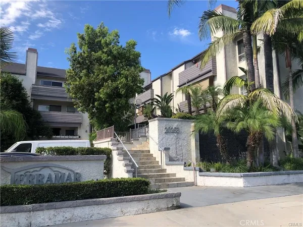 $419,500 | 20253 Keswick Street, Unit 325, Winnetka, CA 91306