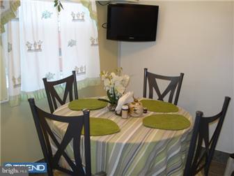 3757 West Country Club Road Philadelphia, PA 19131 - Photo 5 of 11 Kitchen