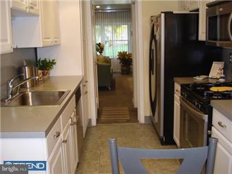 3757 West Country Club Road Philadelphia, PA 19131 - Photo 6 of 11 Kitchen