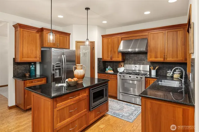 $1,450,000 | 4727 245th Lane Southeast, Sammamish, WA 98029