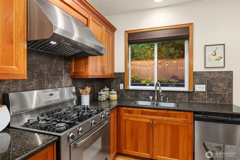 $1,450,000 | 4727 245th Lane Southeast, Sammamish, WA 98029