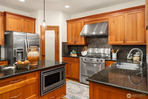 $1,450,000 | 4727 245th Lane Southeast, Sammamish, WA 98029