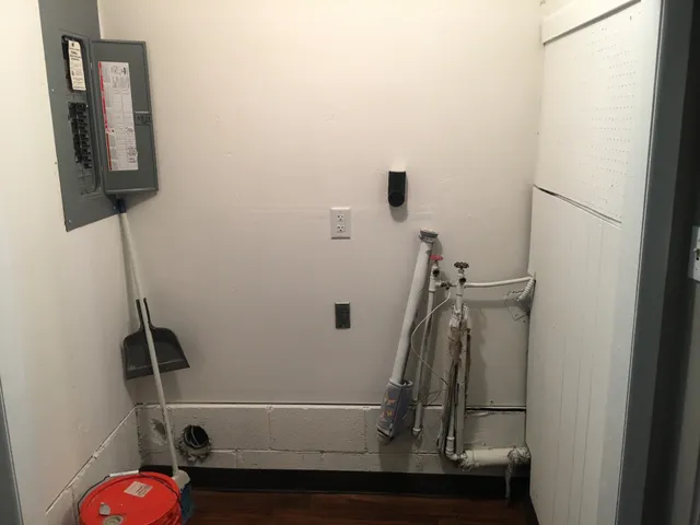 $1,595 | 3939 Creekside Drive, Nashville, TN 37211