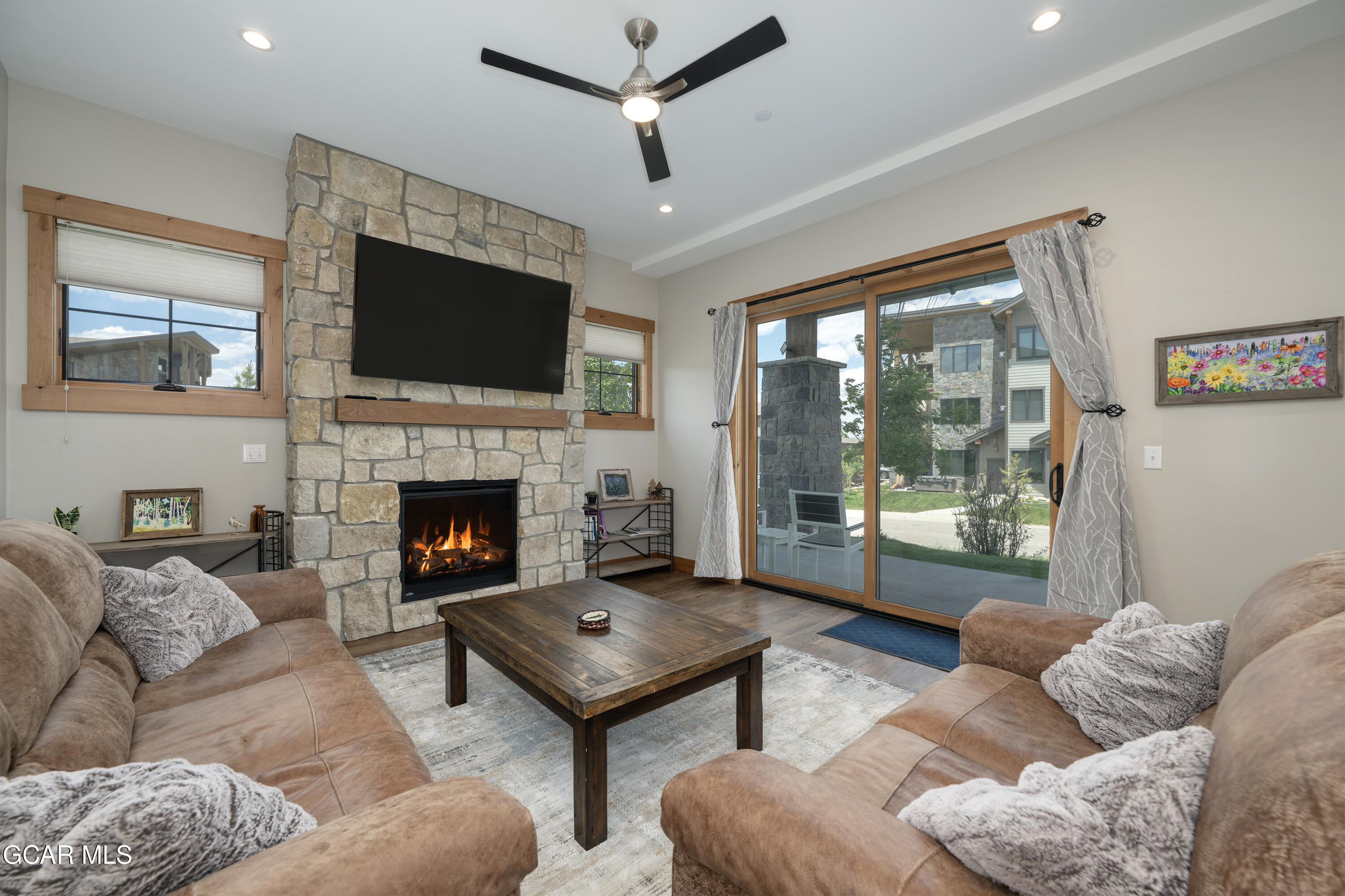 40 Springview Lane Fraser, CO 80442 - Photo 19 of 36 Living Room