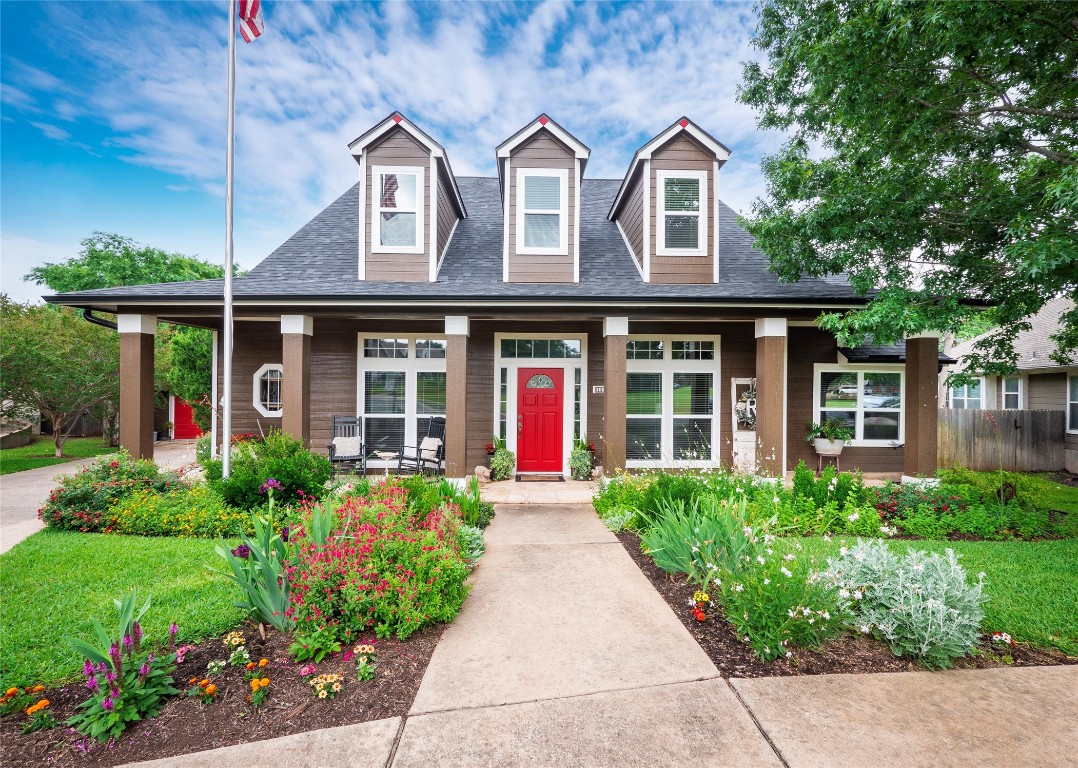 131 Green Grove Georgetown, TX 78633 - Photo 1 of 1 a front view of a house with garden