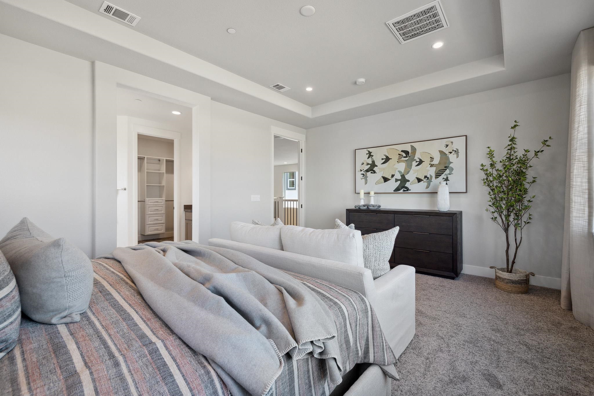 1516 Millennium Way Fairfield, CA 94533 - Photo 34 of 57 a bedroom with a bed and a painting on the wall