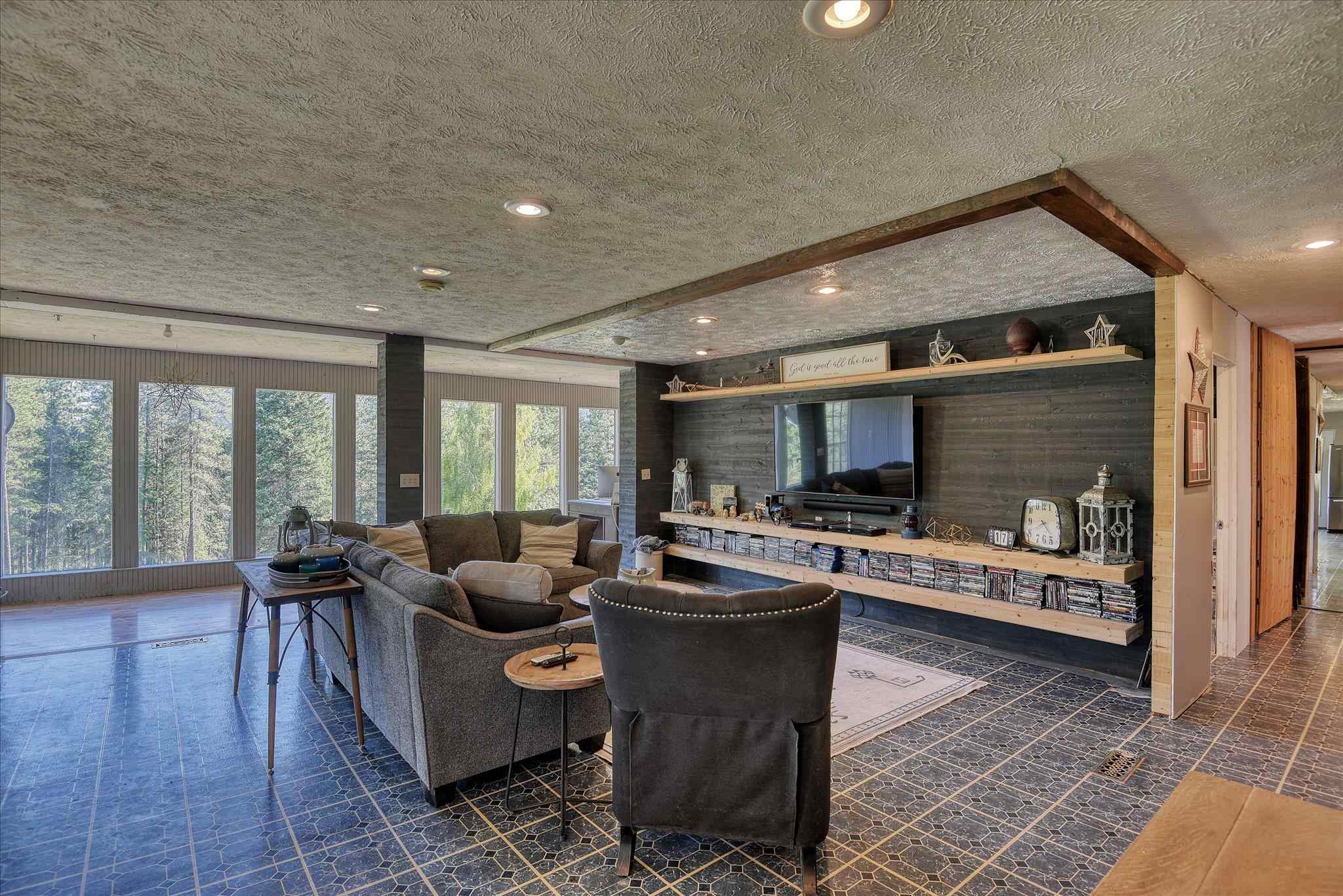 2054 Sargent Road Addy, WA 99101 - Photo 4 of 44