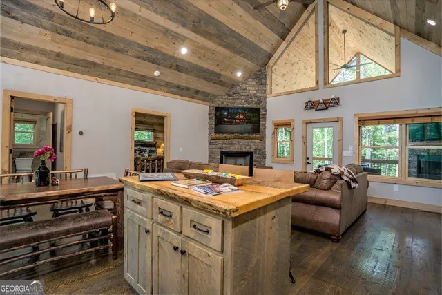 $600,000 | 1134 Lee’s Ride, Unit 26, McCaysville, GA 30555