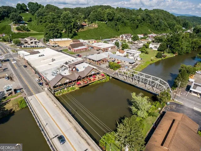 $600,000 | 1134 Lee’s Ride, Unit 26, McCaysville, GA 30555