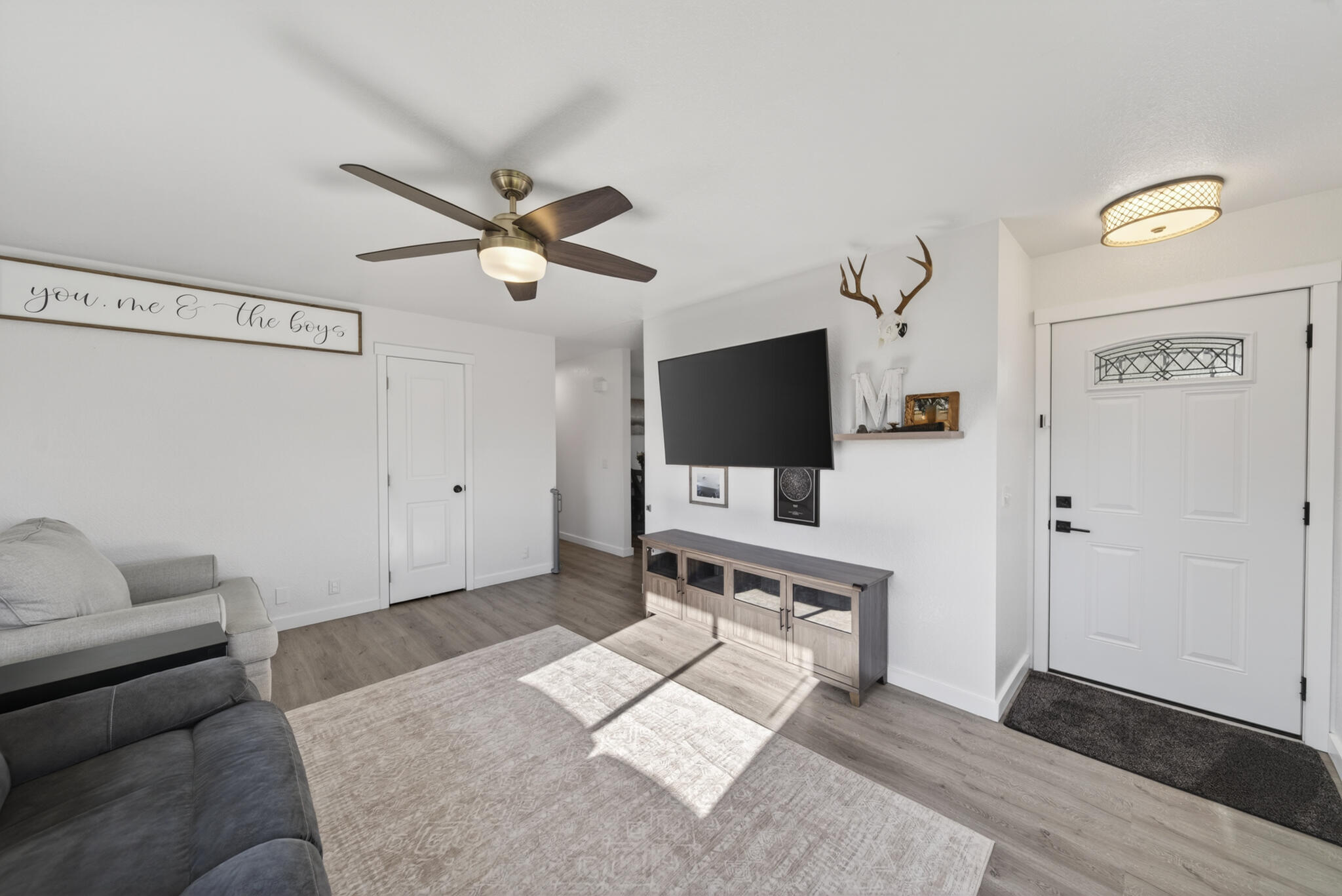 1254 Beltline Road Redding, CA 96003 - Photo 3 of 26 Interior -15