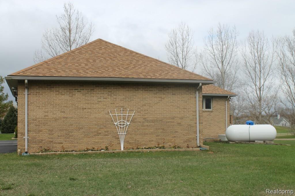 6475 Brendel Road White Lake, MI 48383 - Photo 5 of 53 043.jpg