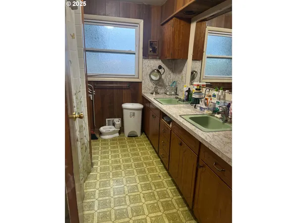 $474,900 | 933 Southeast 174th Avenue, Portland, OR 97233
