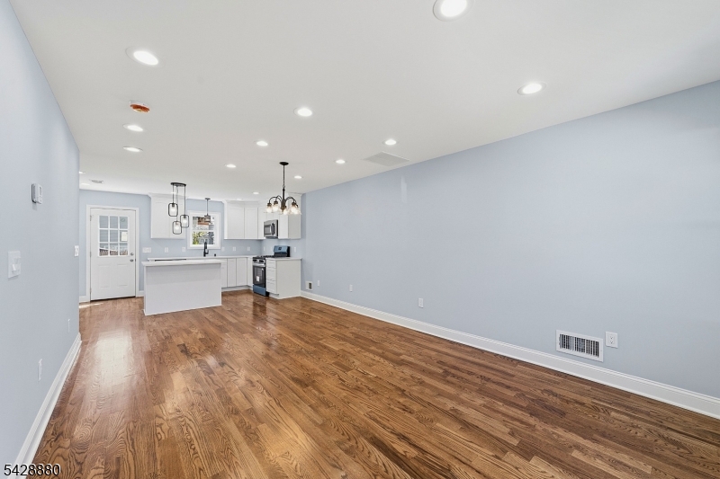 270 Alpine Way Old Bridge, NJ 08879 - Photo 9 of 35