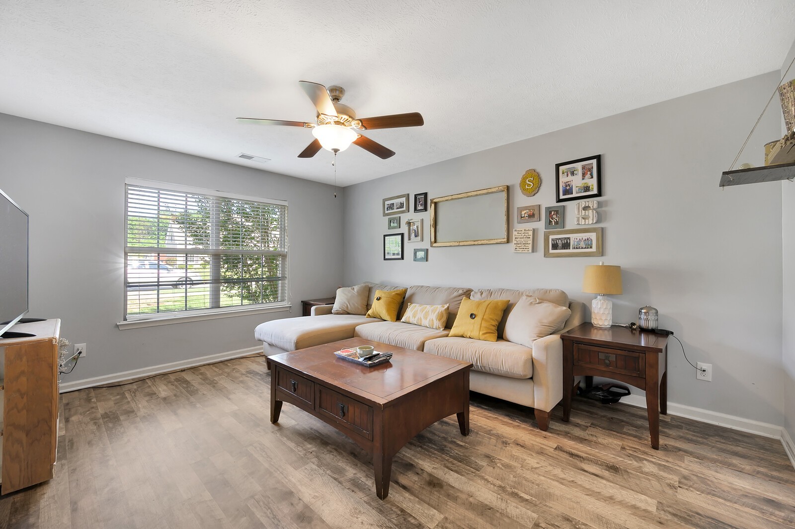 1129 Woodall Road Lebanon, TN 37090 - Photo 2 of 12 a living room with furniture and a window