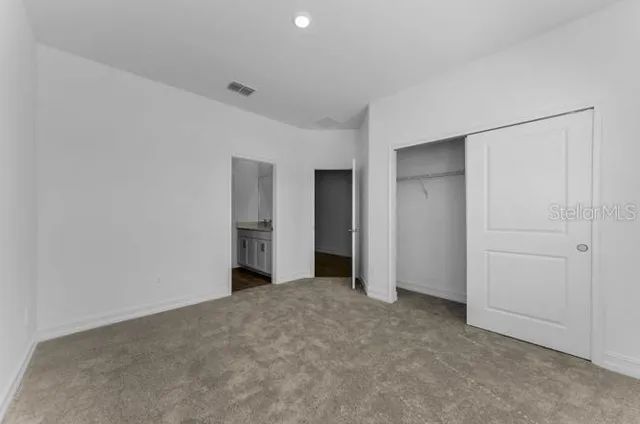 a view of empty room