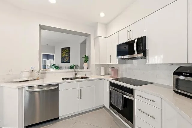 $750,000 | 3570 Haldeman Creek Drive, Naples, FL 34112