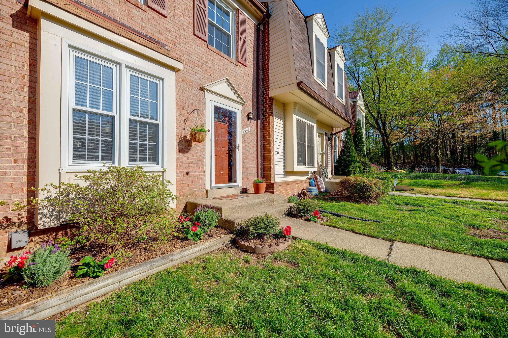 7941 Forest Path Way Springfield, VA 22153 - Photo 3 of 39 Gallery Image 3