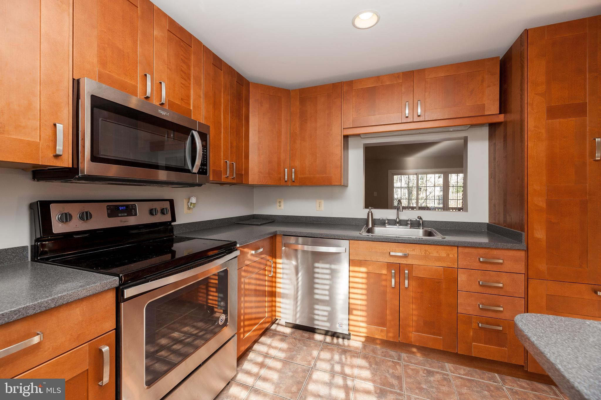 7941 Forest Path Way Springfield, VA 22153 - Photo 10 of 39 Gallery Image 10