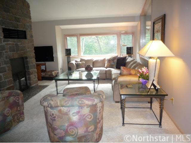 333 North Cove Road Hudson, WI 54016 - Photo 4 of 10 Gallery Image 4