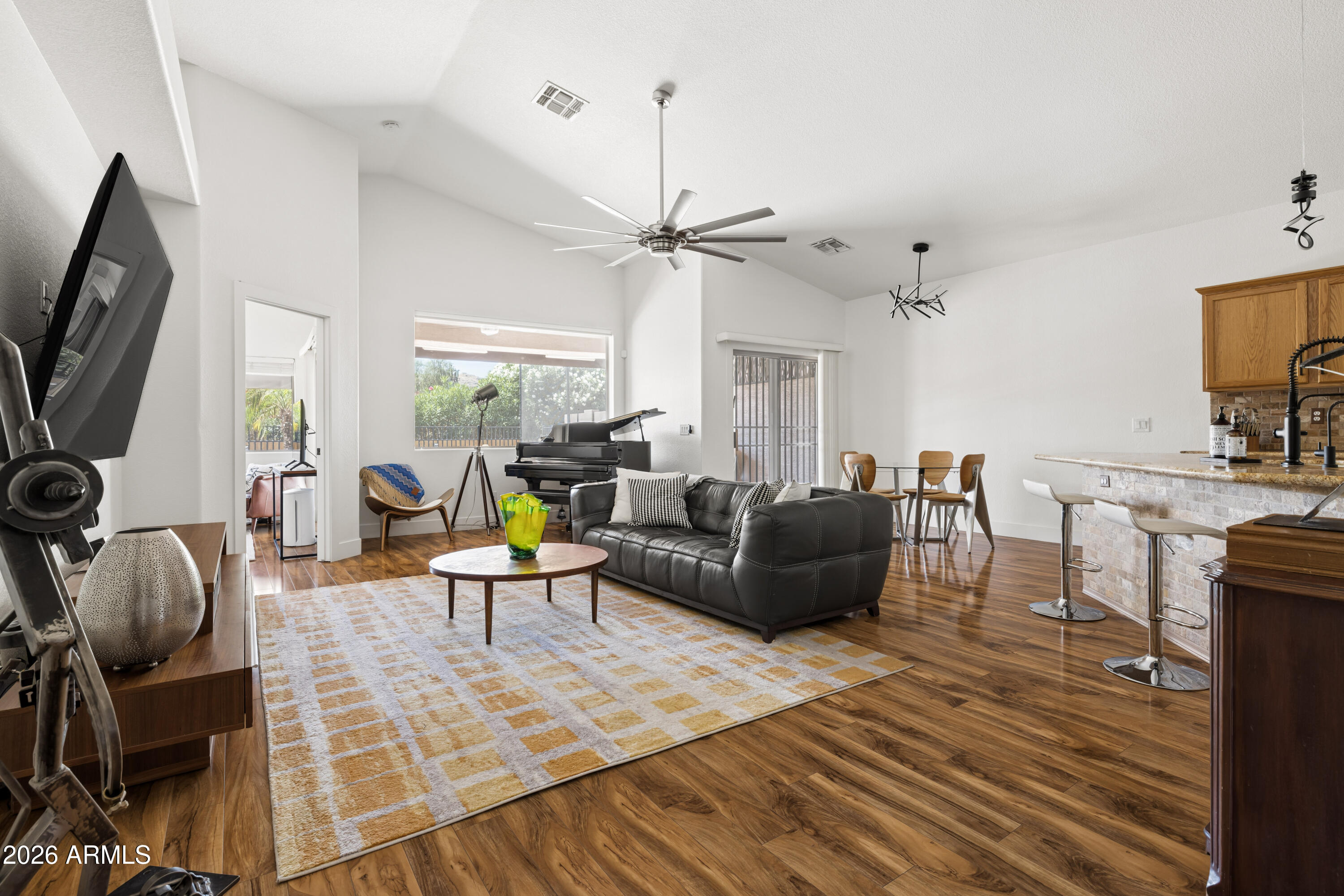 3247 East Fremont Road Phoenix, AZ 85042 - Photo 8 of 33