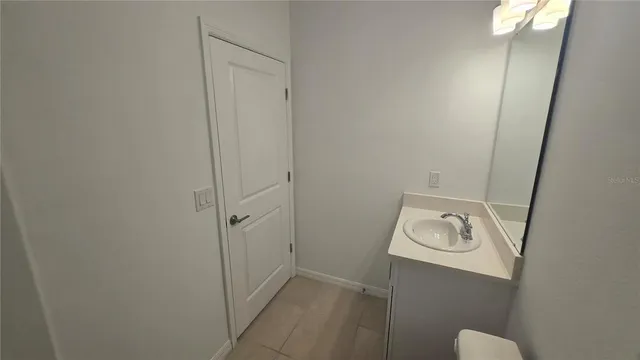 a view of entryway with white walls