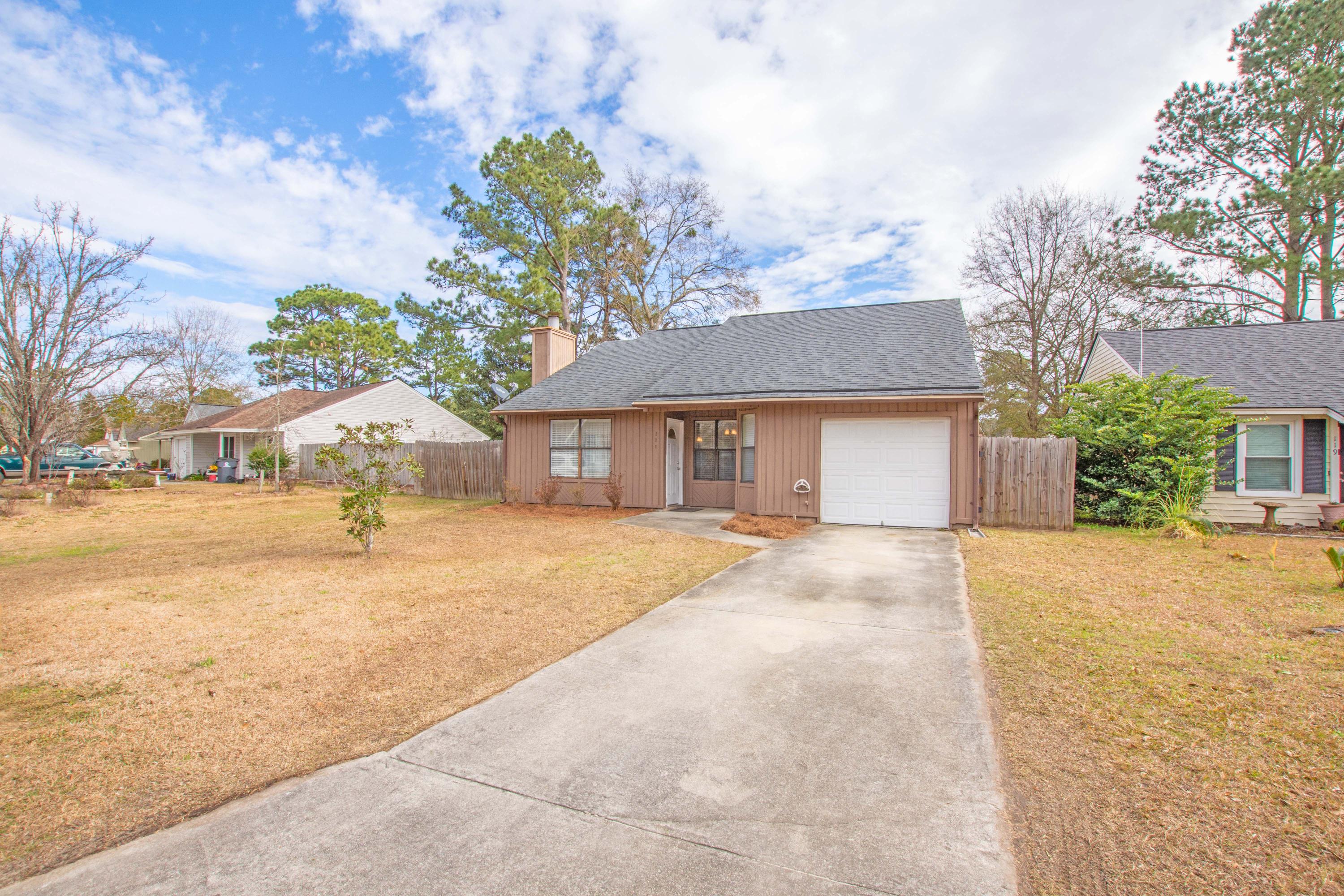 121 Lancashire Road Summerville, SC 29486 - Photo 3 of 28 0-8
