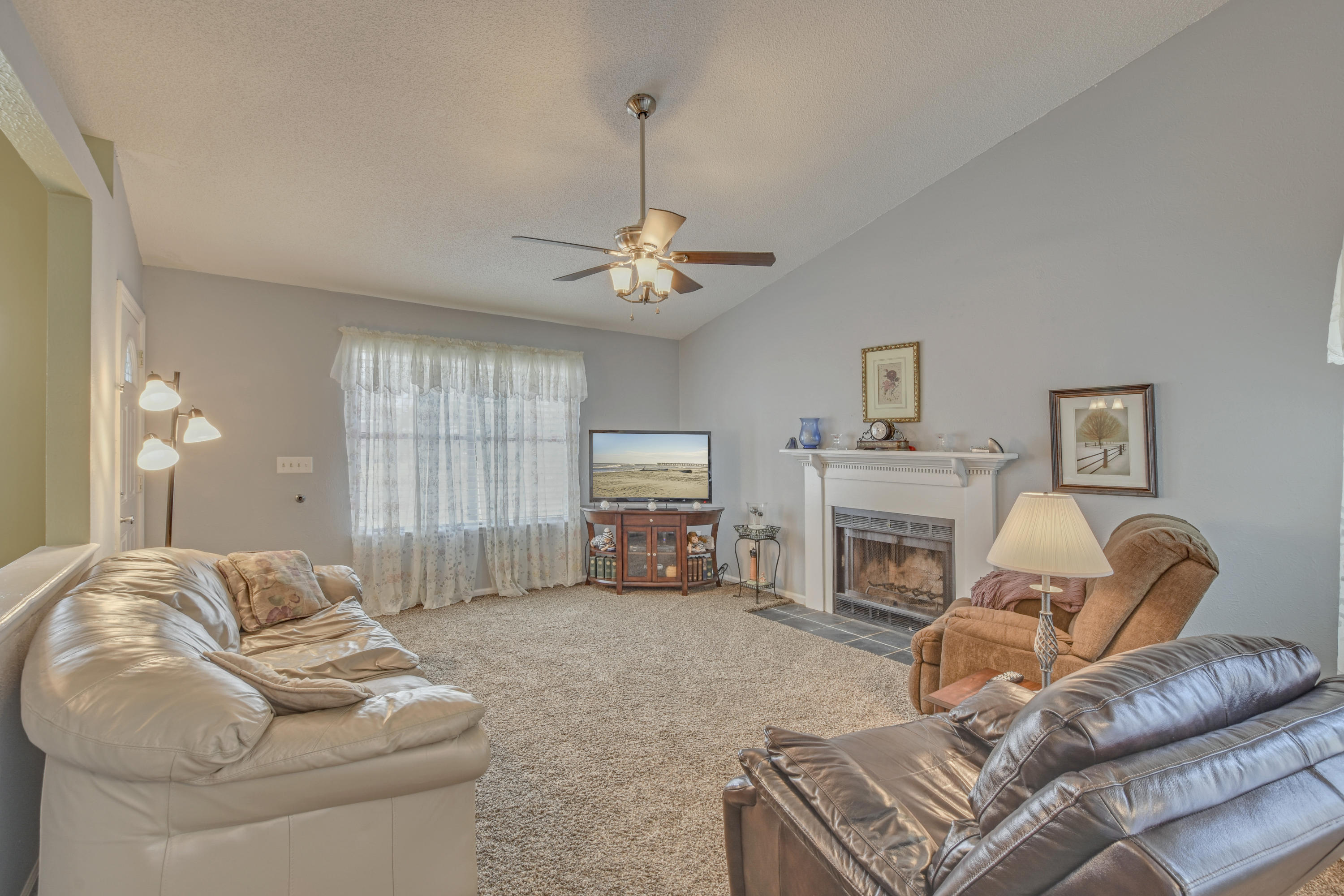 121 Lancashire Road Summerville, SC 29486 - Photo 5 of 28 23