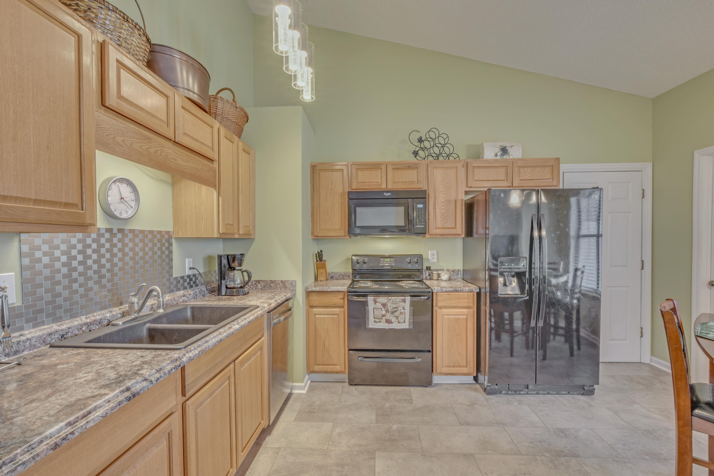 121 Lancashire Road Summerville, SC 29486 - Photo 9 of 28 14