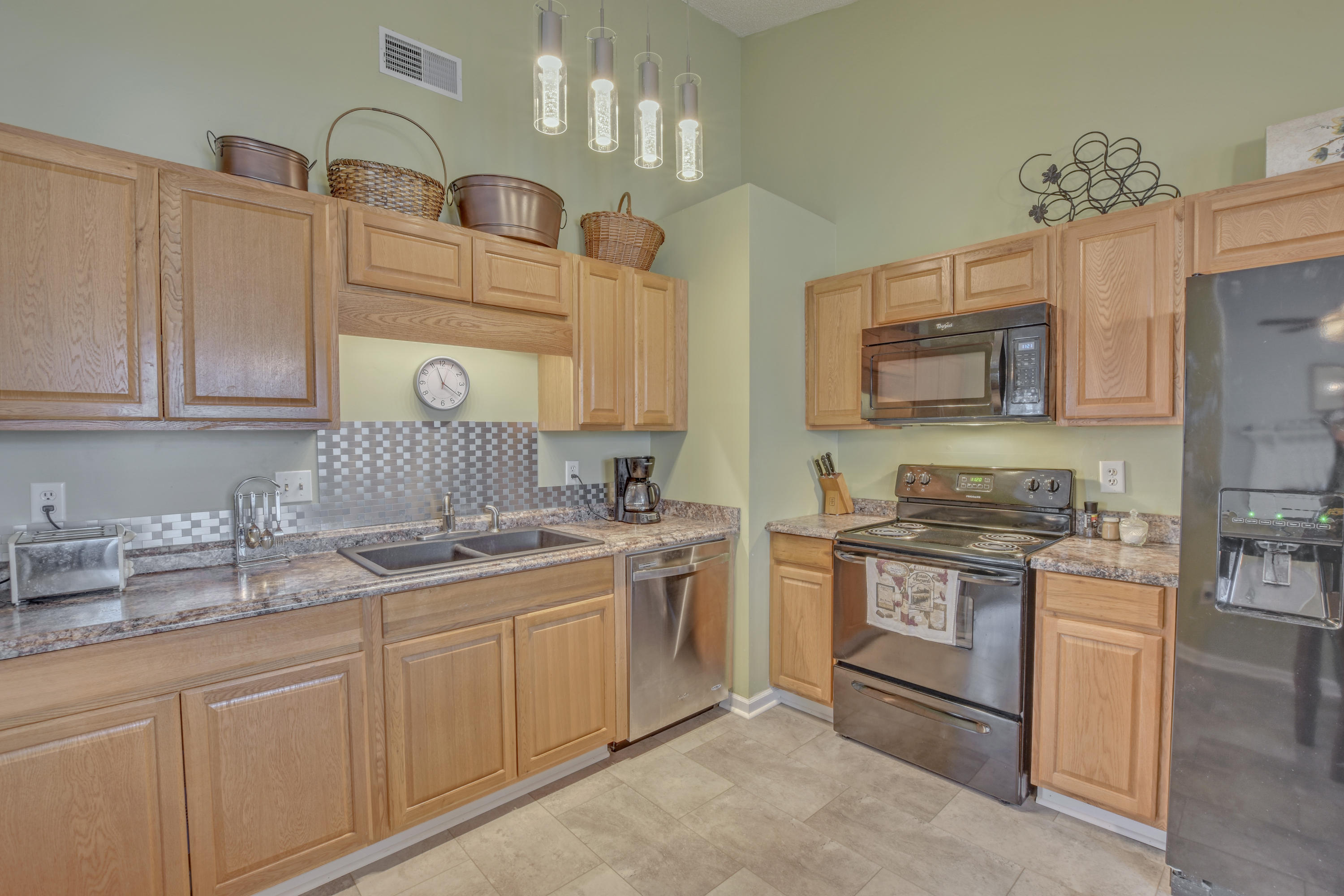 121 Lancashire Road Summerville, SC 29486 - Photo 10 of 28 15