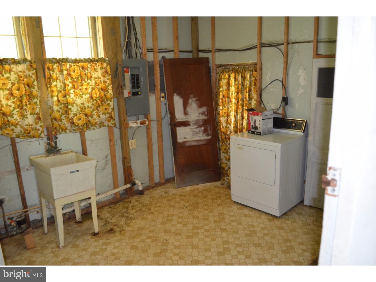 339 Harding Highway Carneys Point, NJ 08069 - Photo 12 of 22 Laundry Room