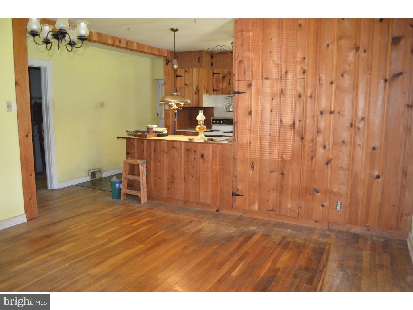 339 Harding Highway Carneys Point, NJ 08069 - Photo 3 of 22 Dining Room