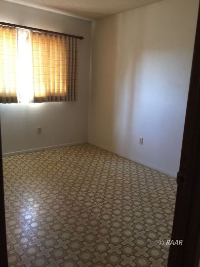 2109 West Ridgecrest Boulevard Ridgecrest, CA 93555 - Photo 27 of 35 a view of room and window