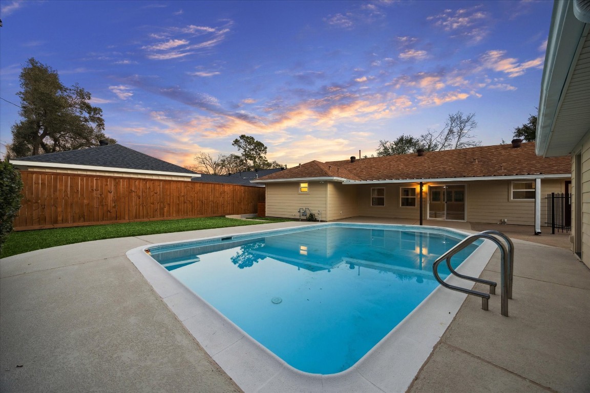 10422 Raritan Drive Houston, TX 77043 - Photo 12 of 31 a view of a pool