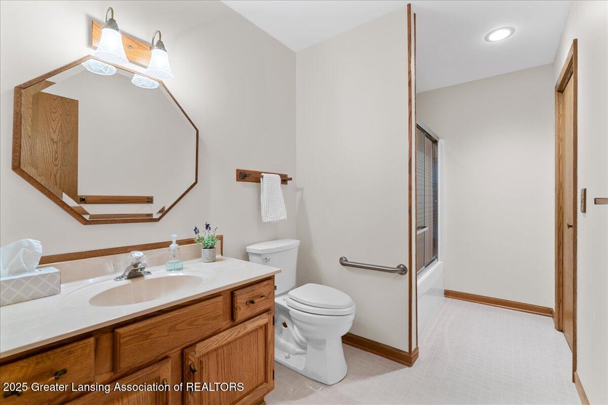 4240 Dell Road Lansing, MI 48911 - Photo 28 of 90 45-Media Jett - 37