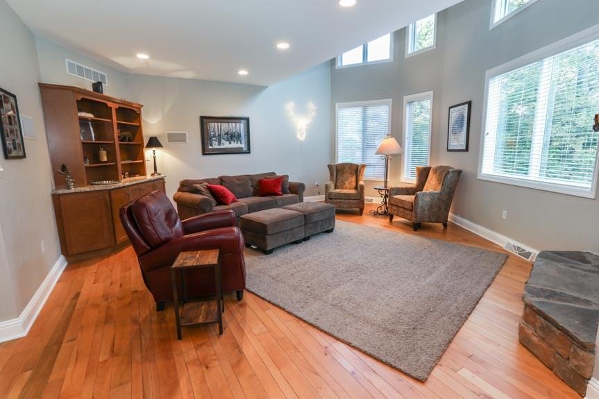 421 Imperial Road Hidden Valley, PA 15502 - Photo 3 of 25 Gallery Image 3